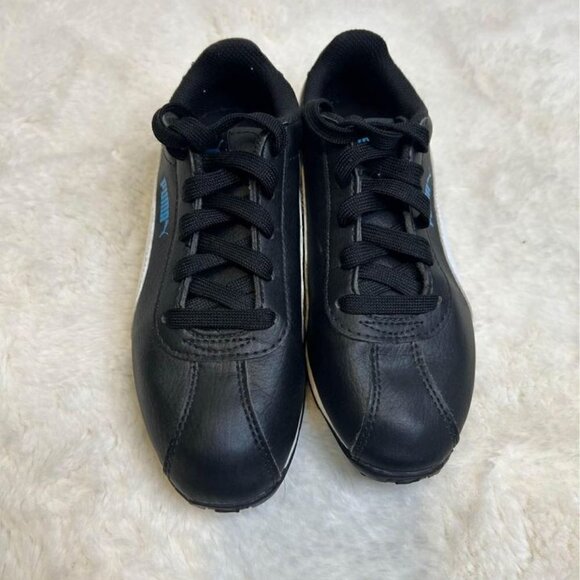 PUMA sneakers. Boys size 2.5. New condition. - Picture 3 of 8